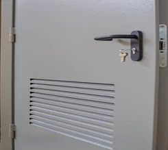 Дверь противопожарная однопольная с вентиляционной решёткой 2100х900 (EI-60) в Москве